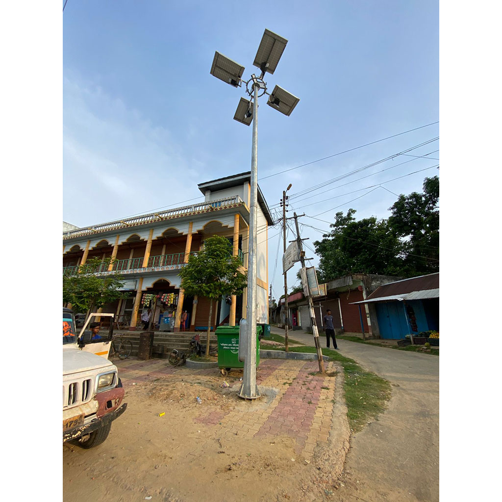 all-in-one-solar-high-mast-light-70-watt-x-4-installation-image