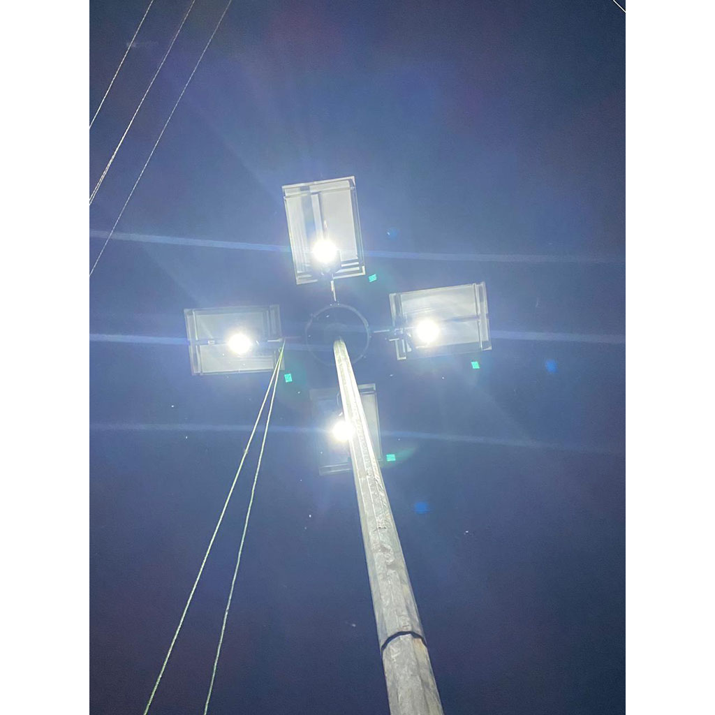all-in-one-solar-high-mast-light-60-watt-x-4-night-view